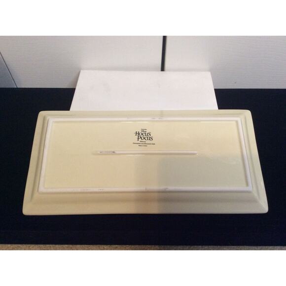 BRAND NEW DISNEY HOCUS POCUS HALLOWEEN DECORATIVE TRAY “I AM A SANDERSON SISTER” - Picture 2 of 9